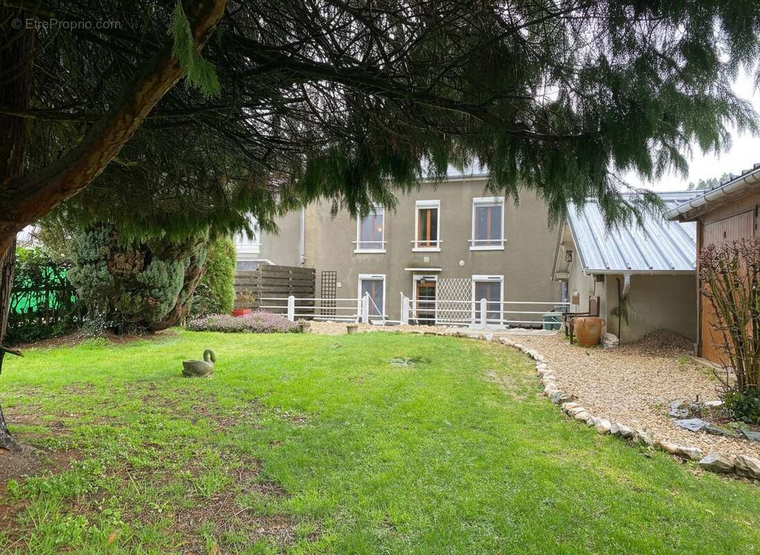 Maison à CHATEAUNEUF-LA-FORET