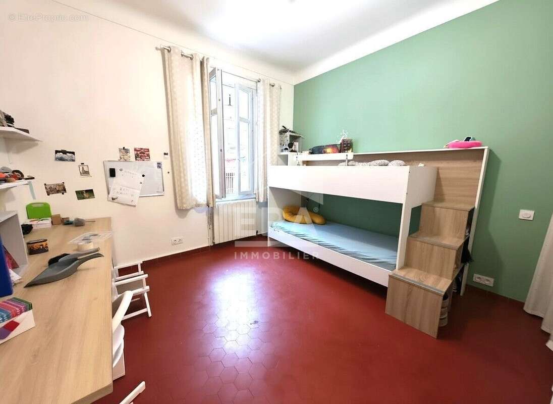 Appartement à MARSEILLE-5E
