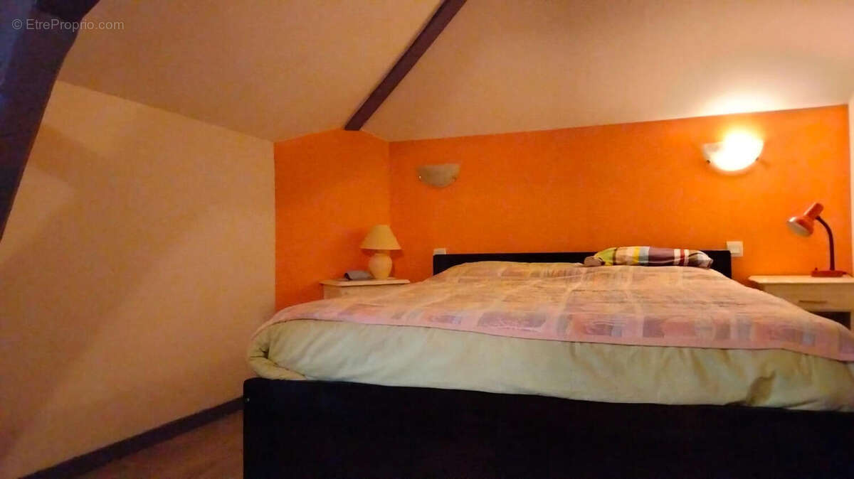 CHAMBRE - Maison à LE VIGEANT