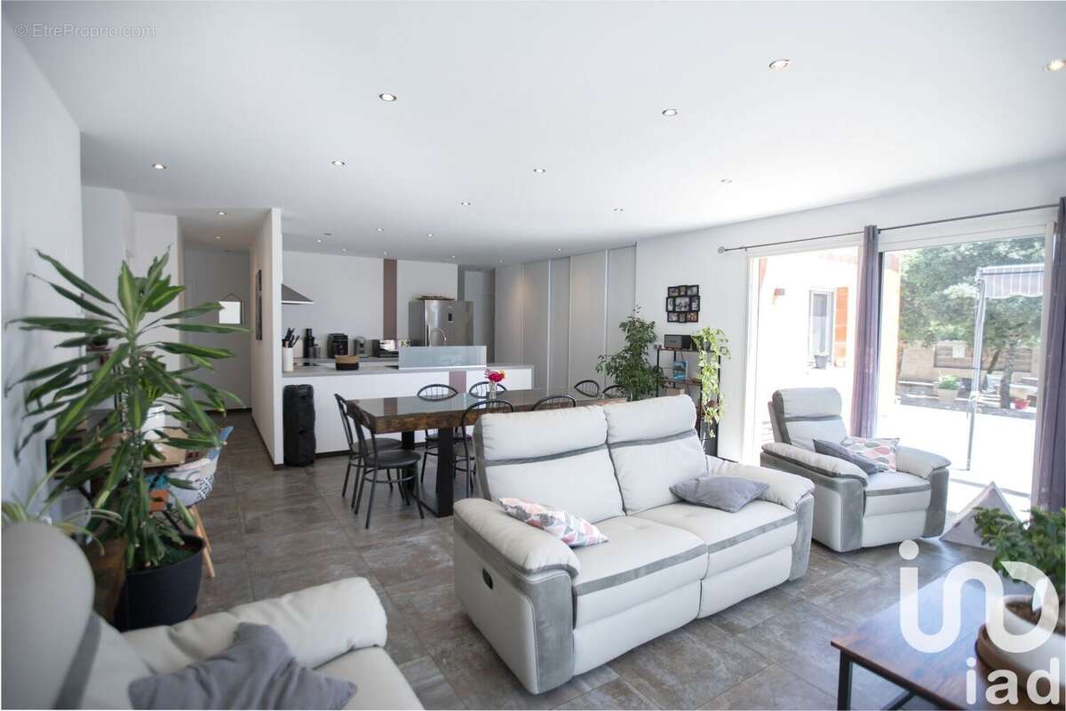 Maison 143 m² à Grillon  - photo 9