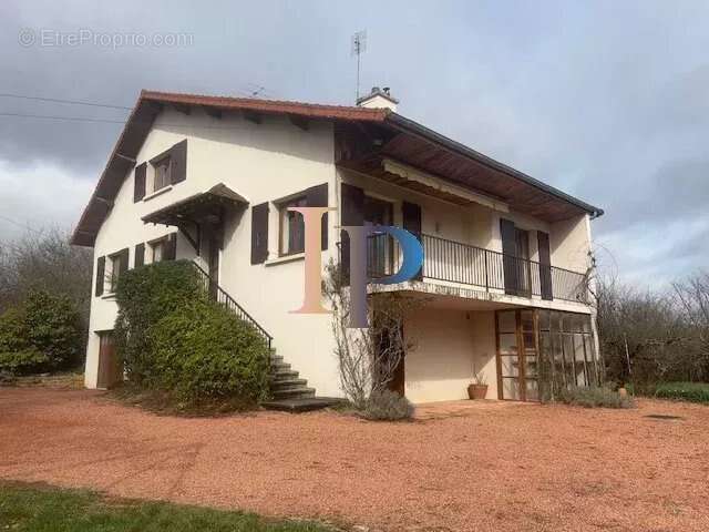 Maison à CHARLIEU