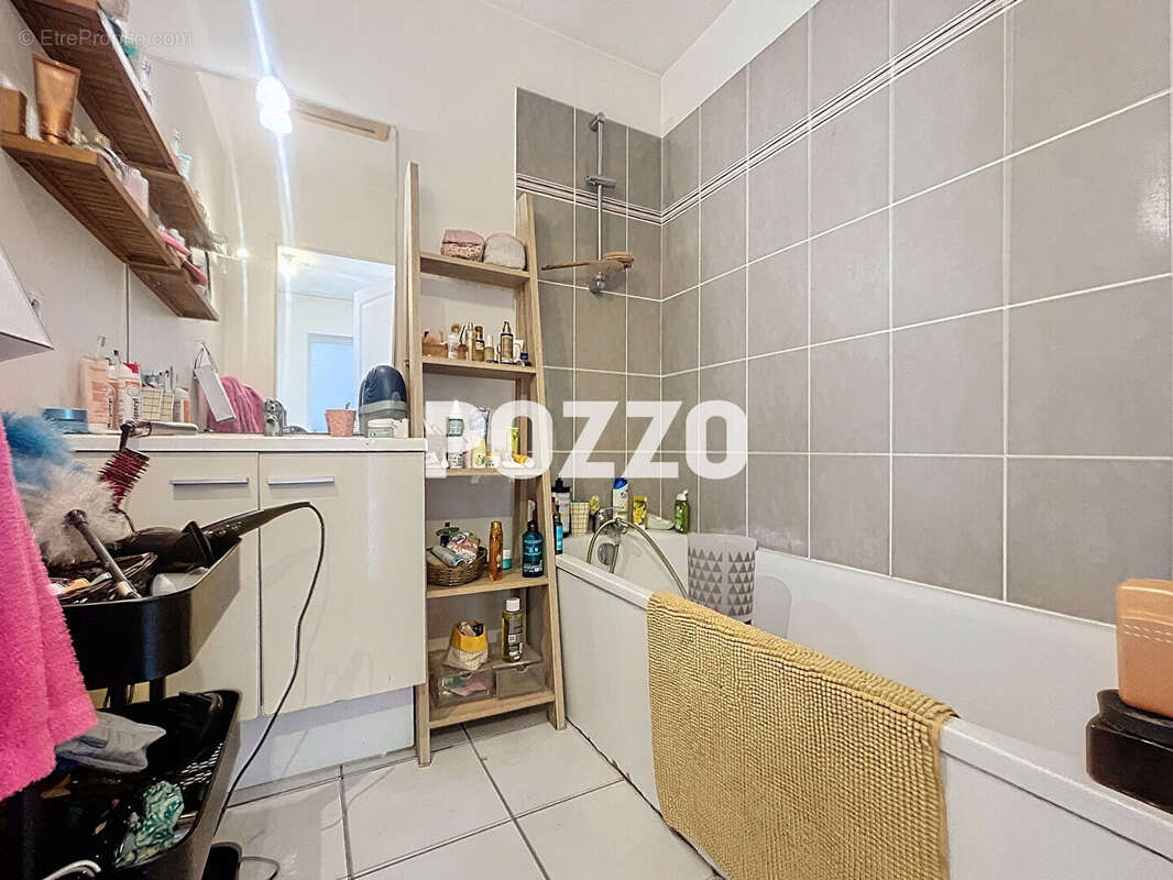 Maison à LA RIVIERE-SAINT-SAUVEUR