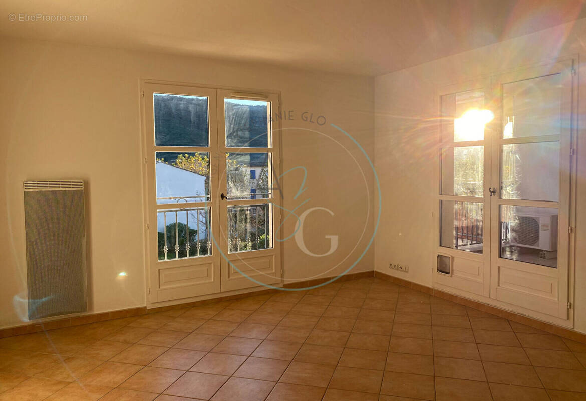Appartement à LA MOLE