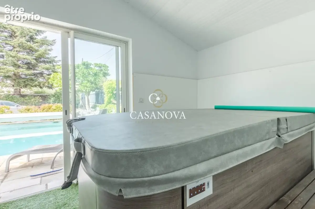 Proche PEZENAS, pièces à vivre 80 m², 6 chambres, beau terrain avec piscine, garage, dependances - photo 13
