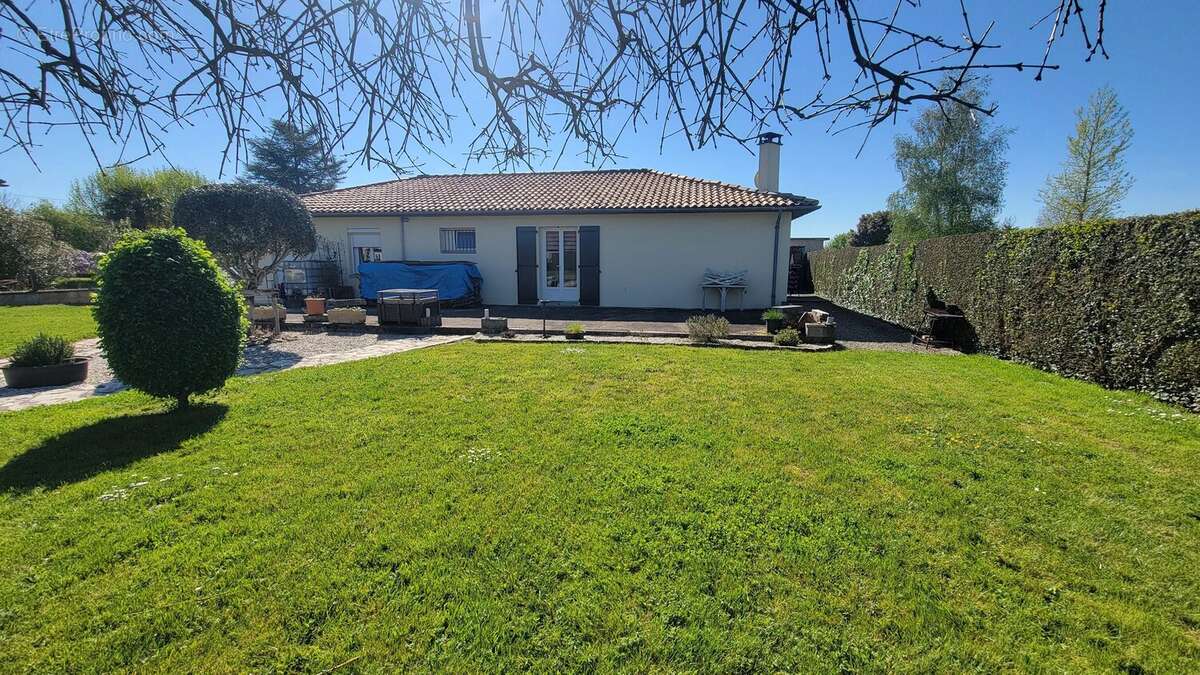 Maison à VERTEUIL-SUR-CHARENTE