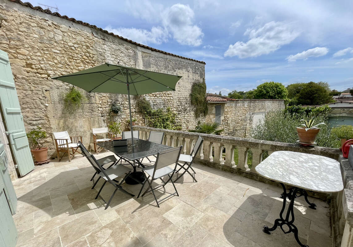 Maison à CHATEAUNEUF-SUR-CHARENTE
