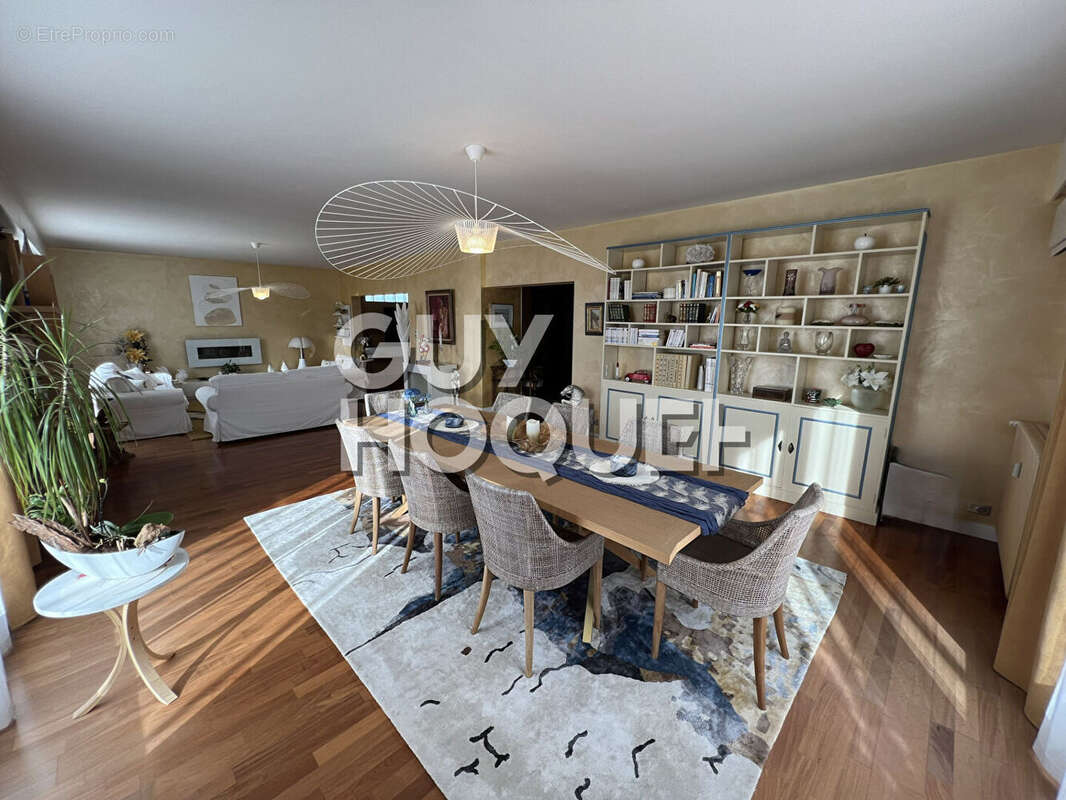 Appartement à MONTCEAU-LES-MINES