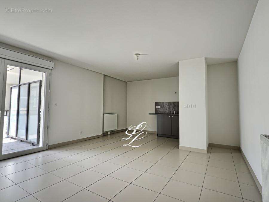 Appartement 64 m² à Joue-Les-Tours  - photo 454