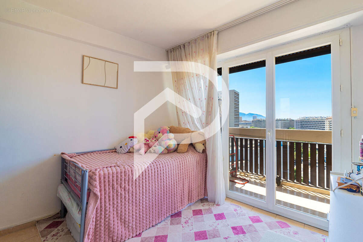 Appartement à MARSEILLE-5E