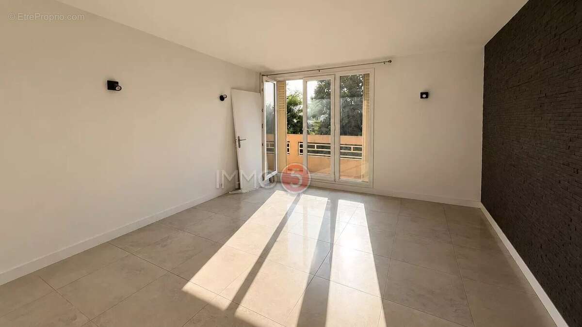 Appartement 60 m² à Bondy  - photo 2