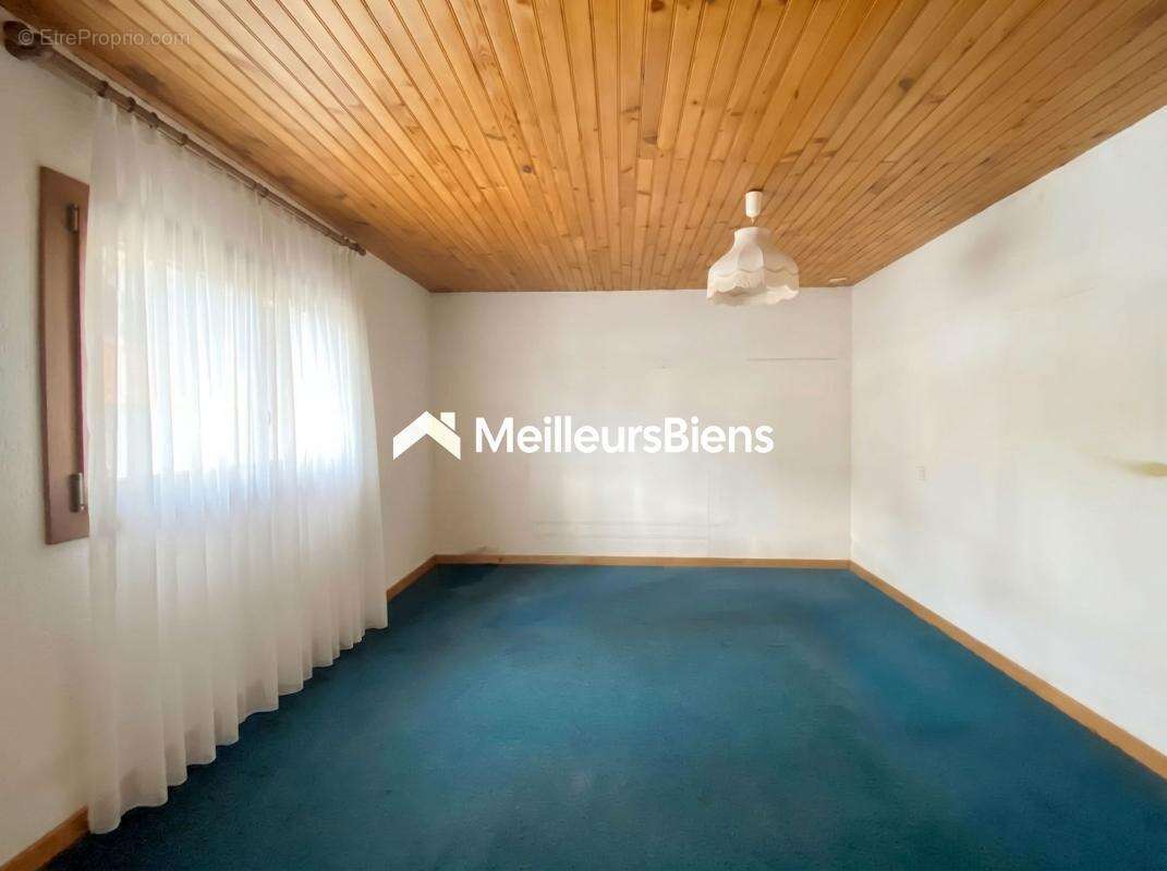Ancien corps de ferme à fort potentiel sur 1 545 m² à Baneins - photo 9