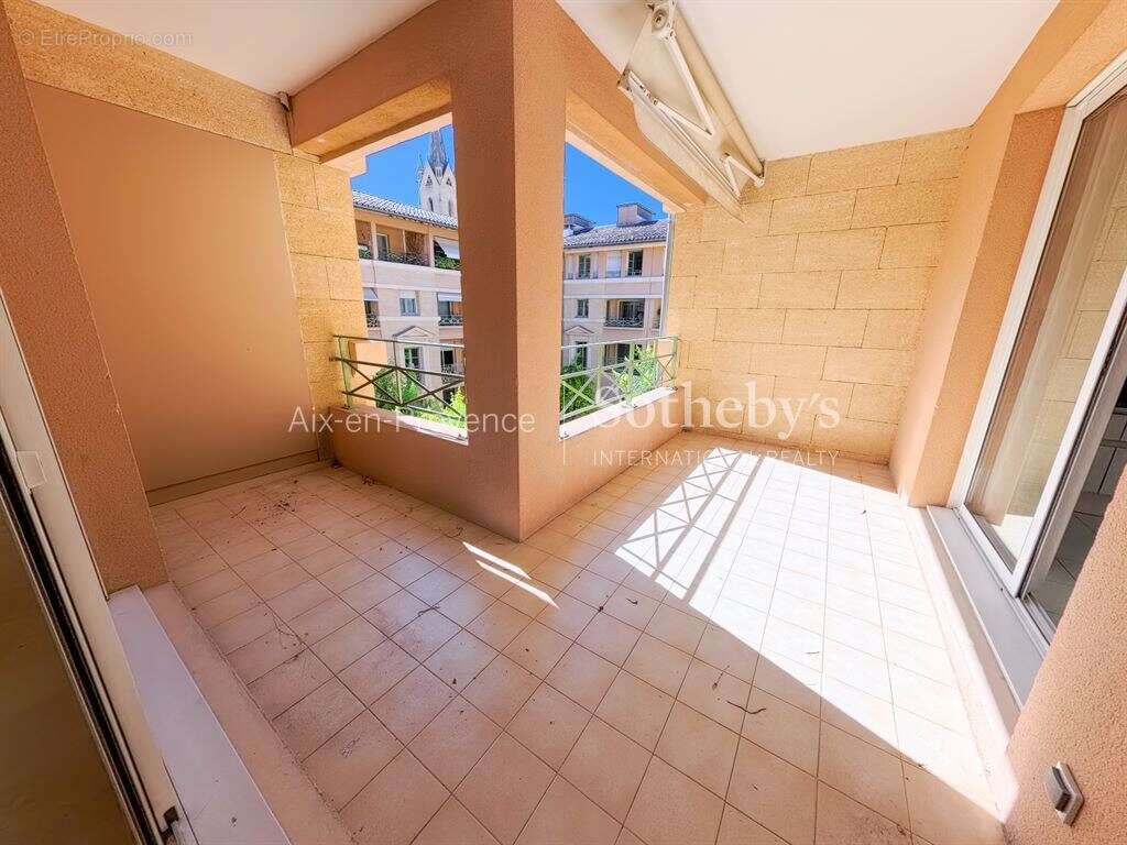 Cours Mirabeau – Appartement 104 m² avec 3 chambres, 2 balcons, parking privatif, cave et ascenseur - photo 2