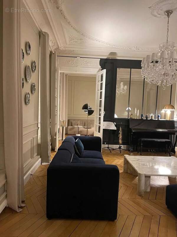 Appartement à PARIS-16E