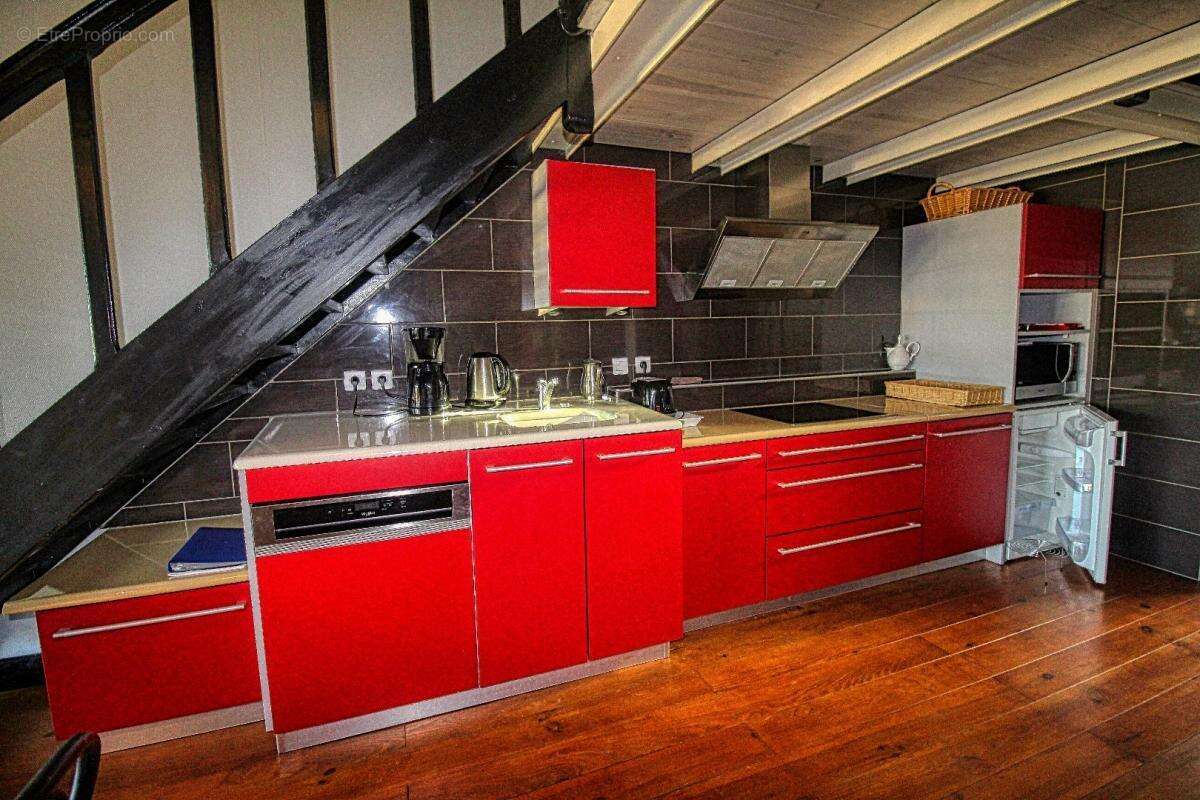 Maison à PRISSE-LA-CHARRIERE