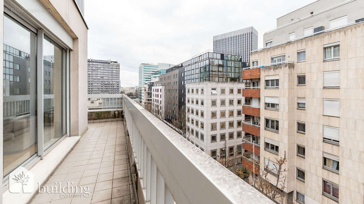 Appartement à COURBEVOIE