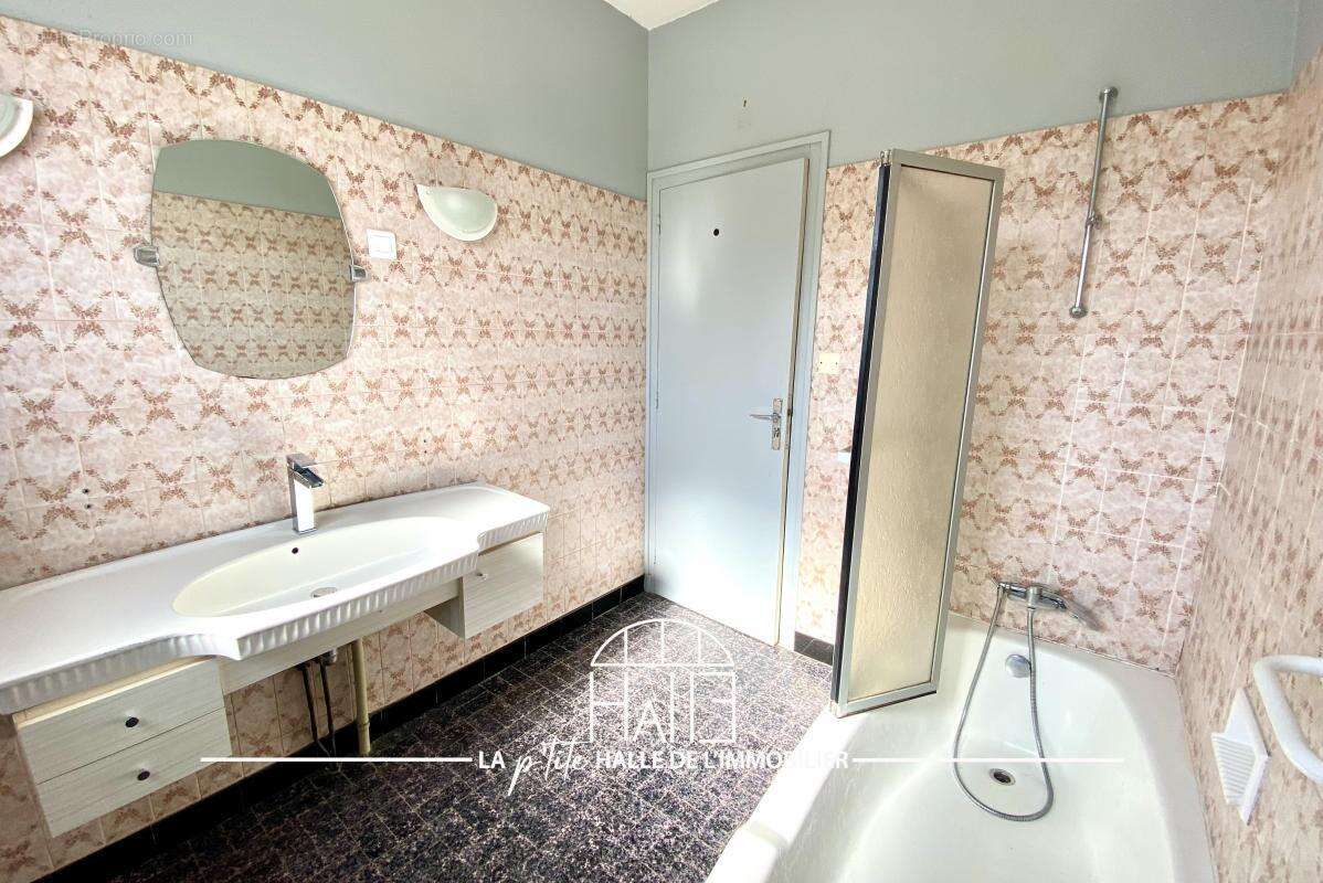Maison 121 m² à Oradour-Sur-Glane  - photo 8