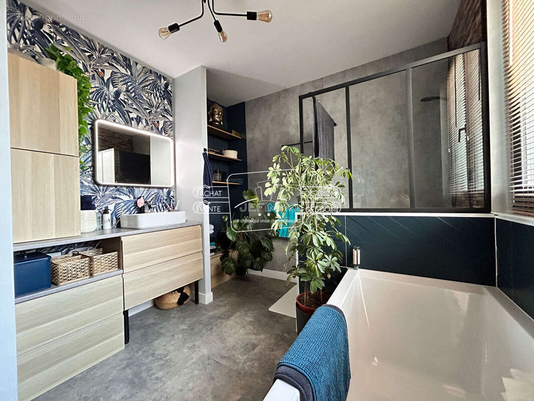 Maison à SAINT-SEBASTIEN-SUR-LOIRE