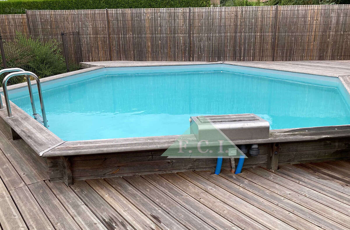 Maison à SAINT-MARTIN-DES-CHAMPS