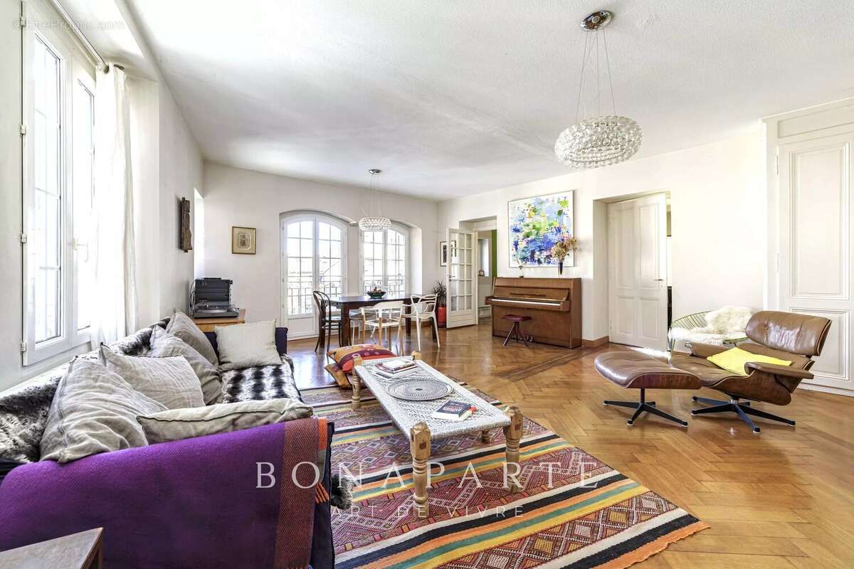 Maison à DIVONNE-LES-BAINS