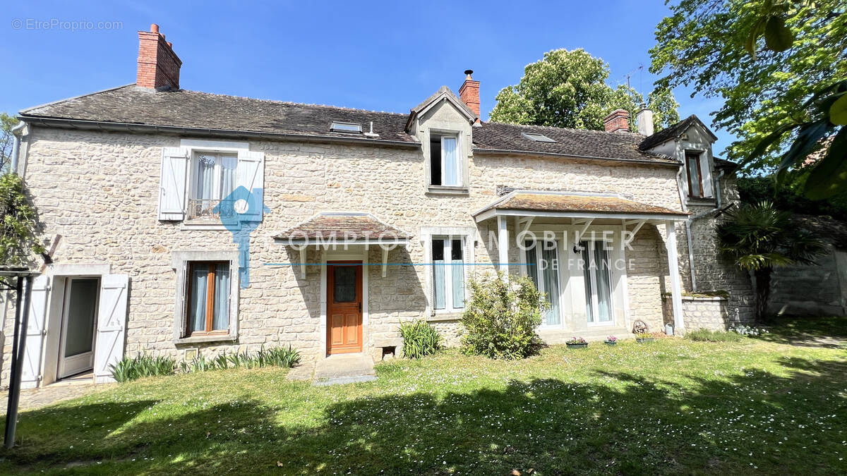 Maison à VAYRES-SUR-ESSONNE