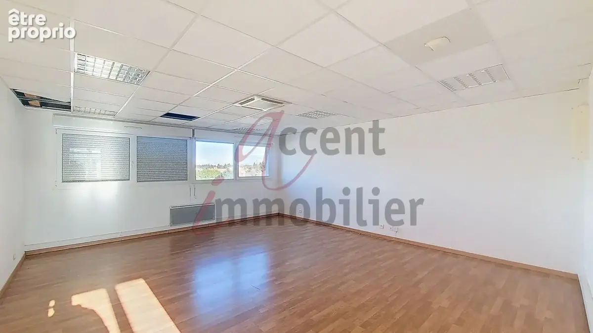 Chateaurenard : Bureaux professionnels - zone d'activité - photo 2