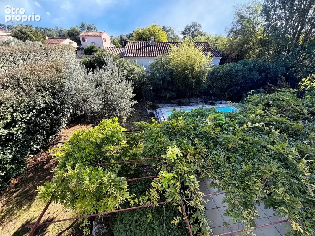 Maison familiale avec piscine dans un écrin de verdure - photo 20
