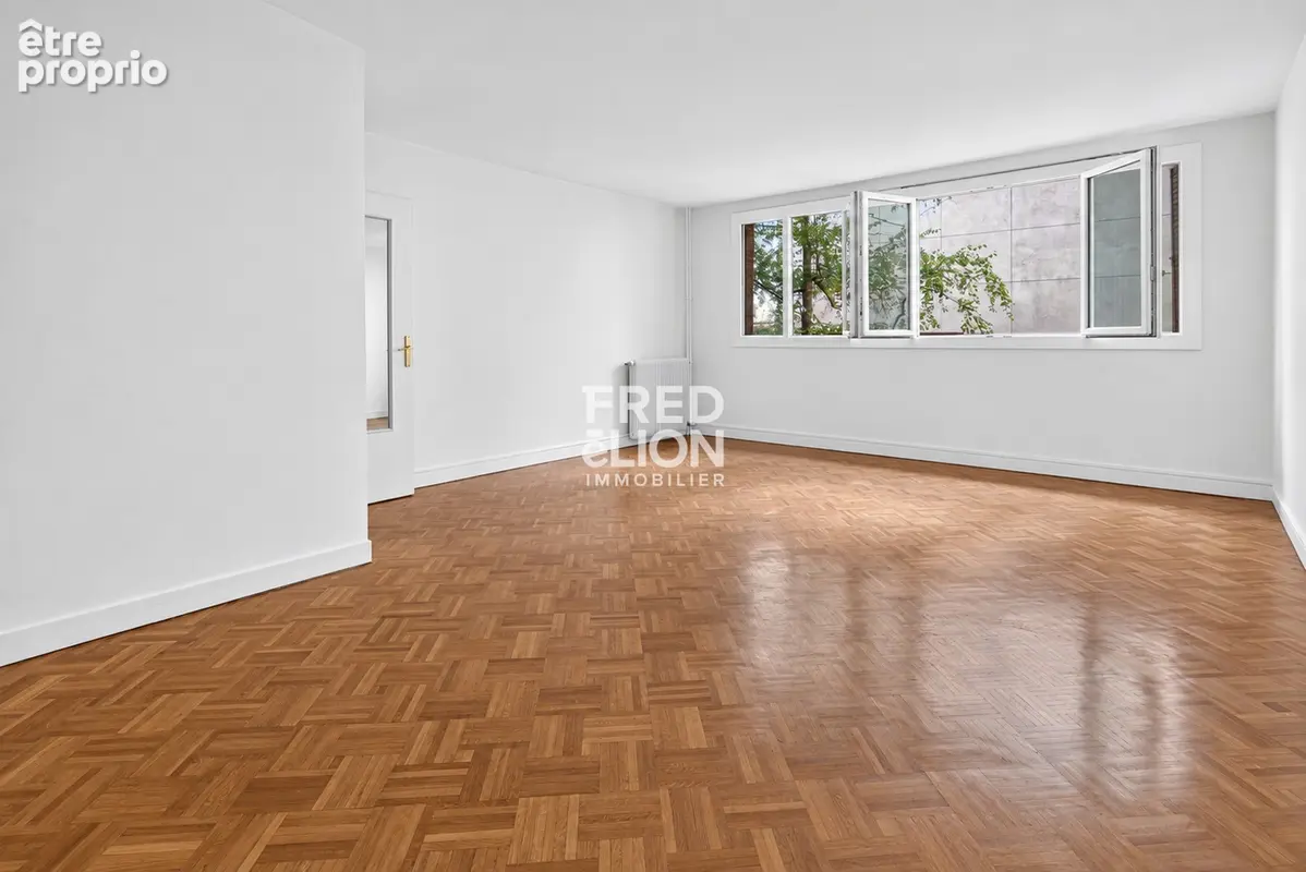 Appartement à NEUILLY-SUR-SEINE