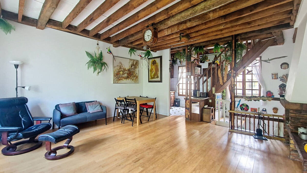 Appartement à PARIS-19E