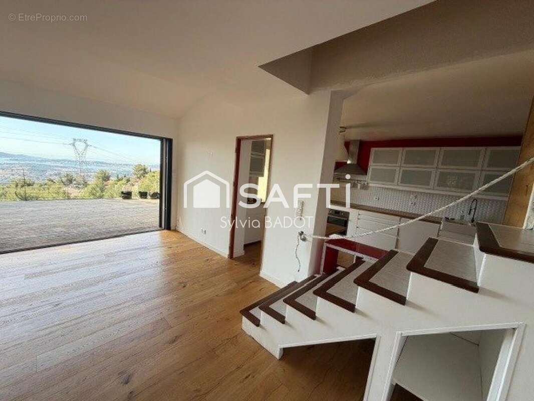 Photo 2 - Maison à TOULON