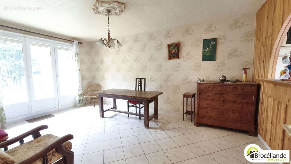 Maison à SAINT-GILLES
