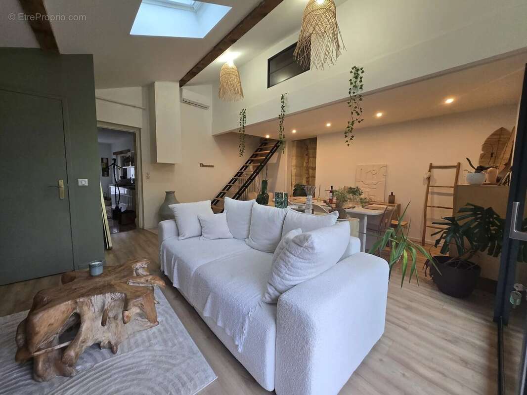 Maison à SAINT-SULPICE-ET-CAMEYRAC