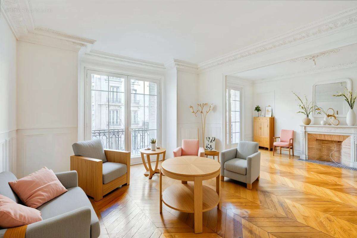 Appartement à PARIS-18E