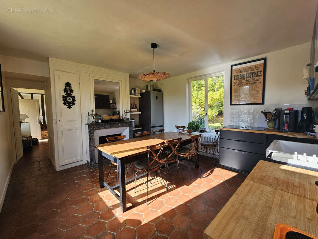 Maison à CORMEILLES