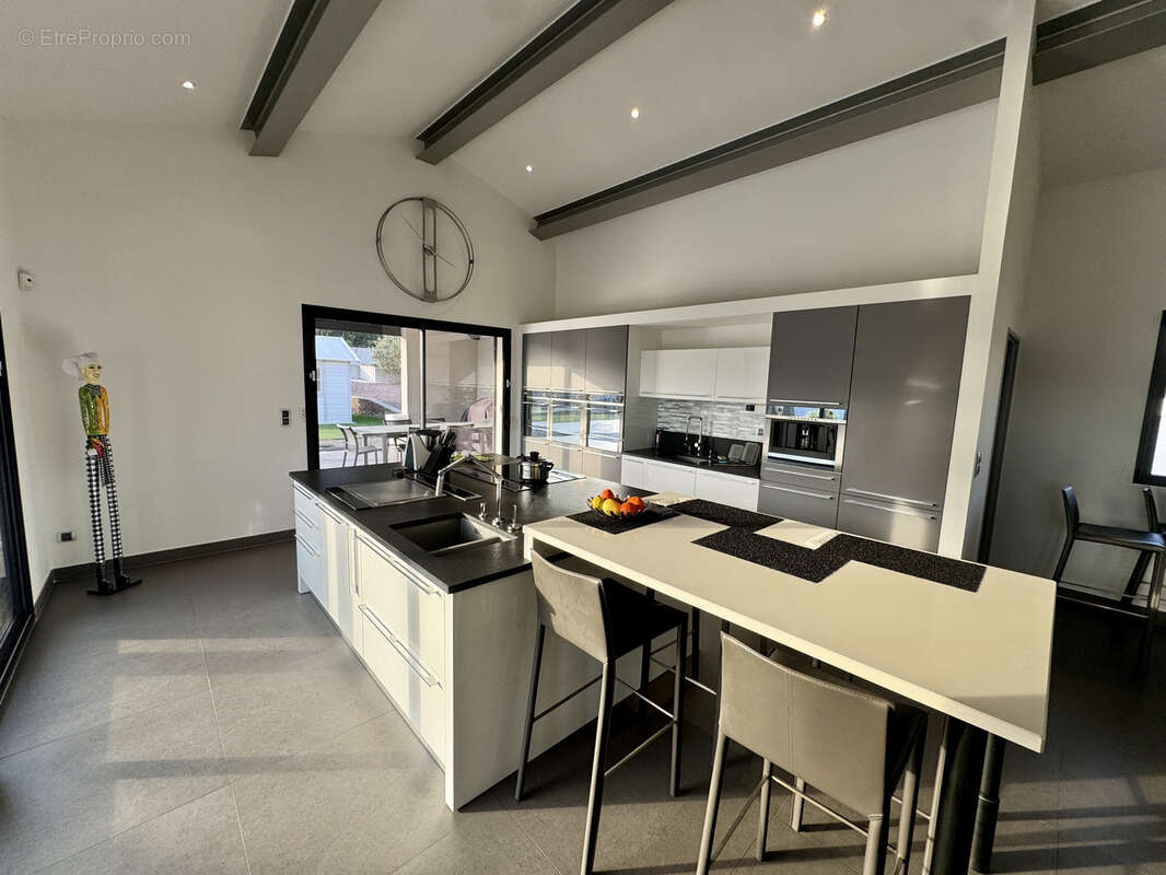 Maison à SAINTE-CECILE-LES-VIGNES