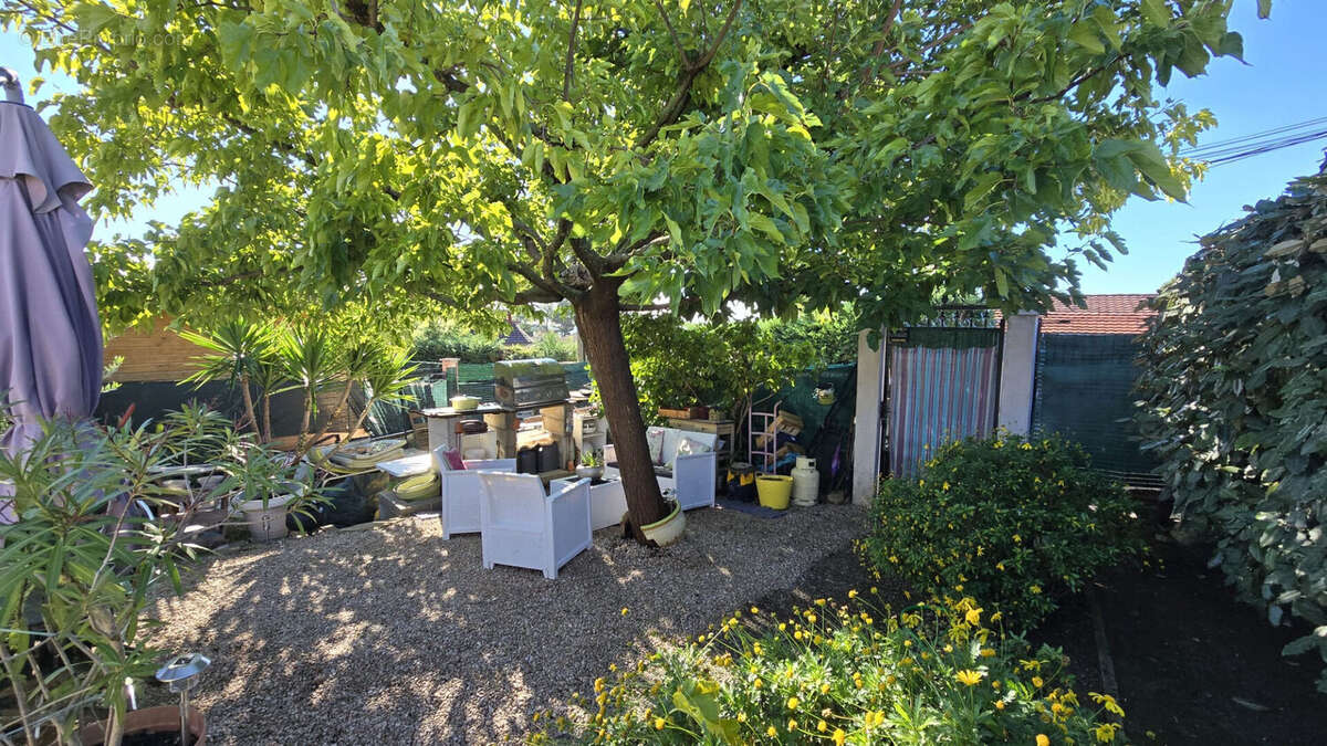 Maison à LE CASTELLET