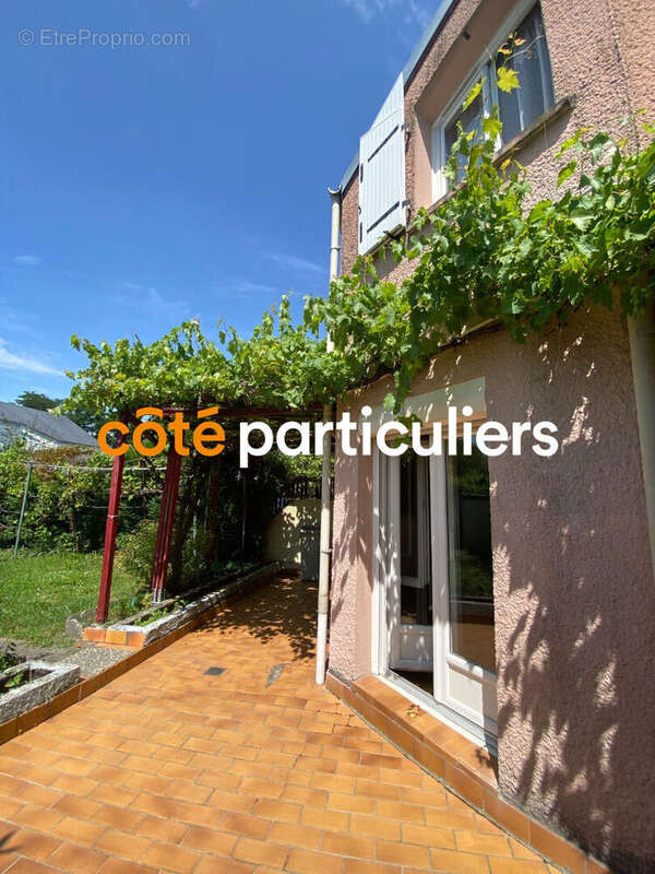 Maison à LA CHAPELLE-SAINT-MESMIN