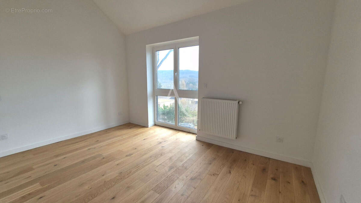 Maison à BURES-SUR-YVETTE