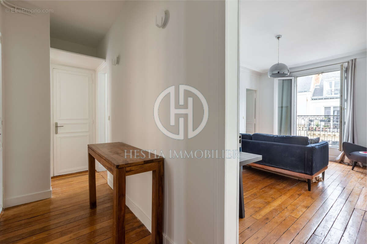 Appartement à PARIS-17E