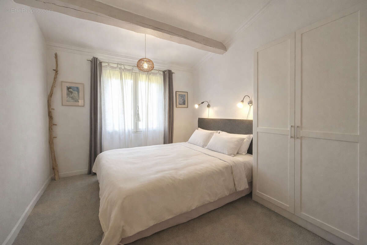 Maison à LES ISSAMBRES