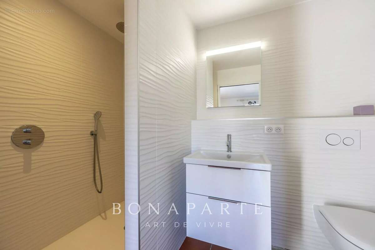 Saint-jean-de-luz - propriete avec piscine et annexe - photo 15