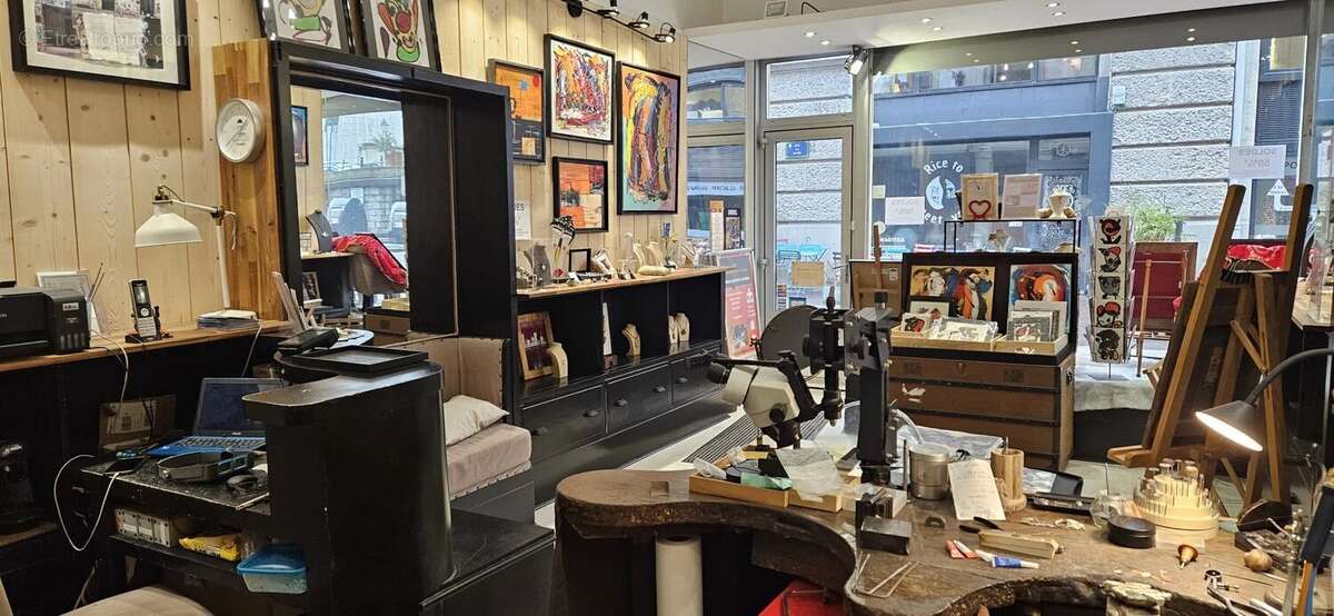 Aix-les-Bains à vendre fonds de commerce bijouterie 55m² - photo 4