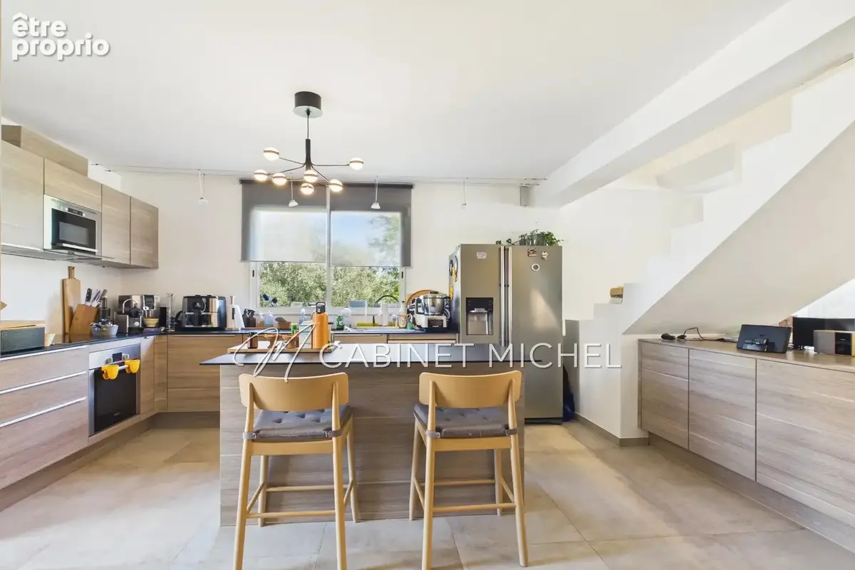 Maison 252 m² à Le Rouret  - photo 9