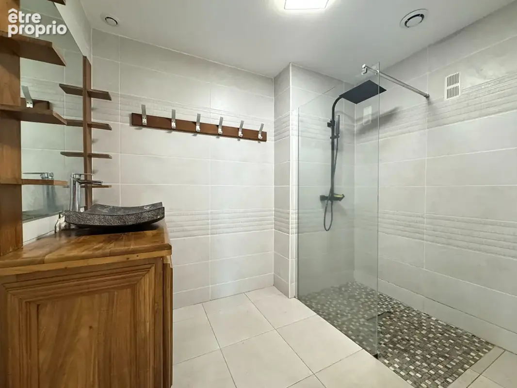 A VENDRE - Sainte-Marie - Maison T4 avec piscine et dépendance implantée sur un terrain de 636 m2 plat et cloturé - photo 9