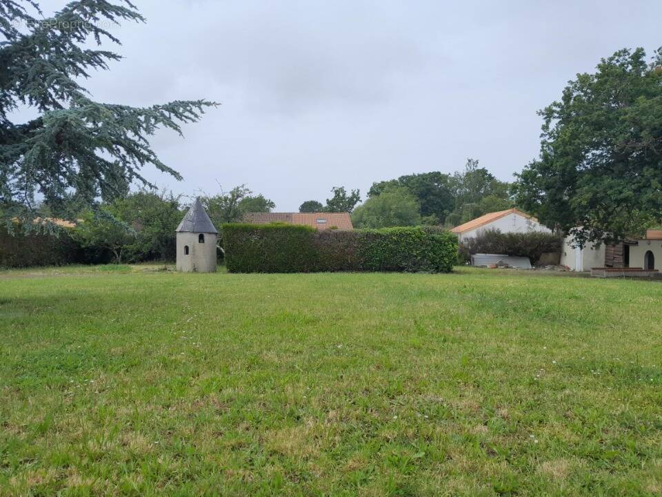 Terrain à LA PLAINE-SUR-MER