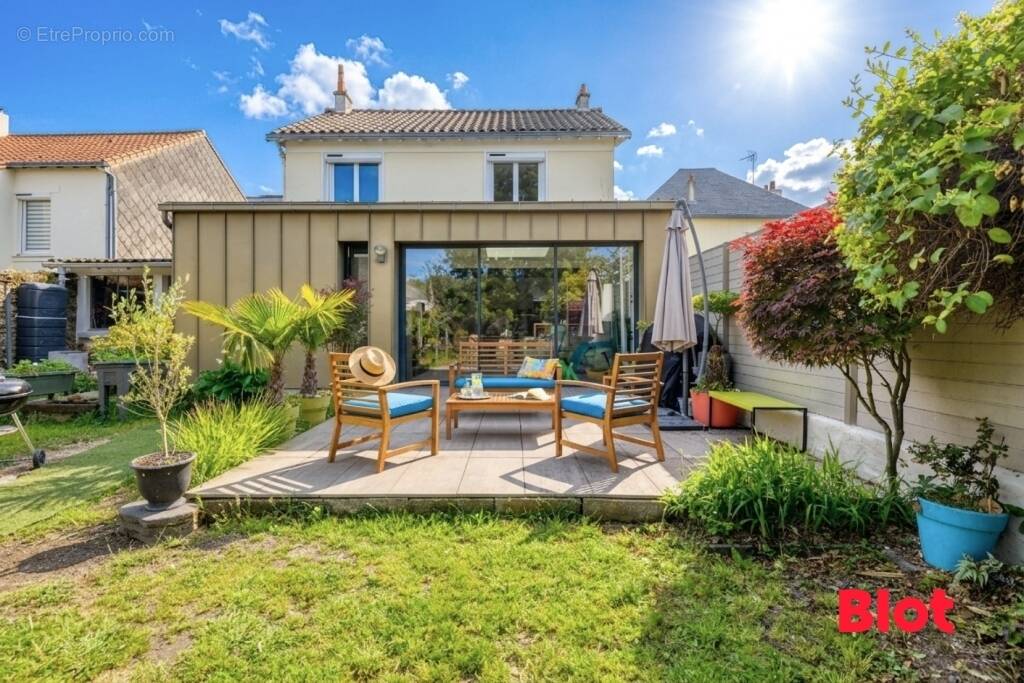 Maison à SAINT-SEBASTIEN-SUR-LOIRE