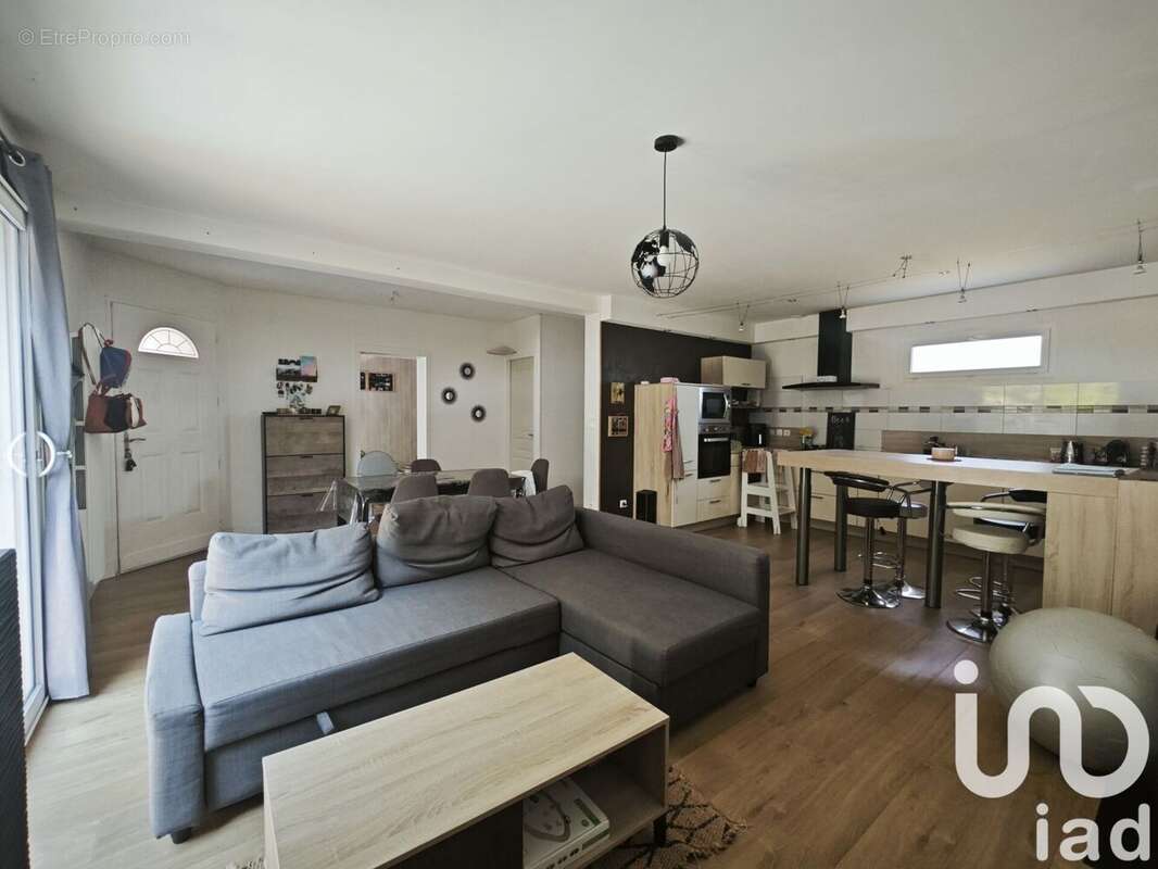 Photo 2 - Maison à SAINT-PRIM