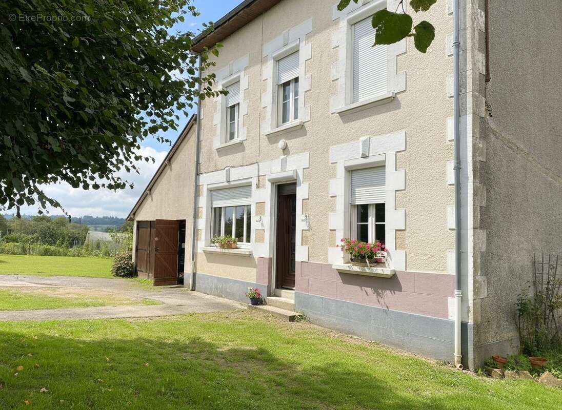 Maison à NEUVIC-ENTIER