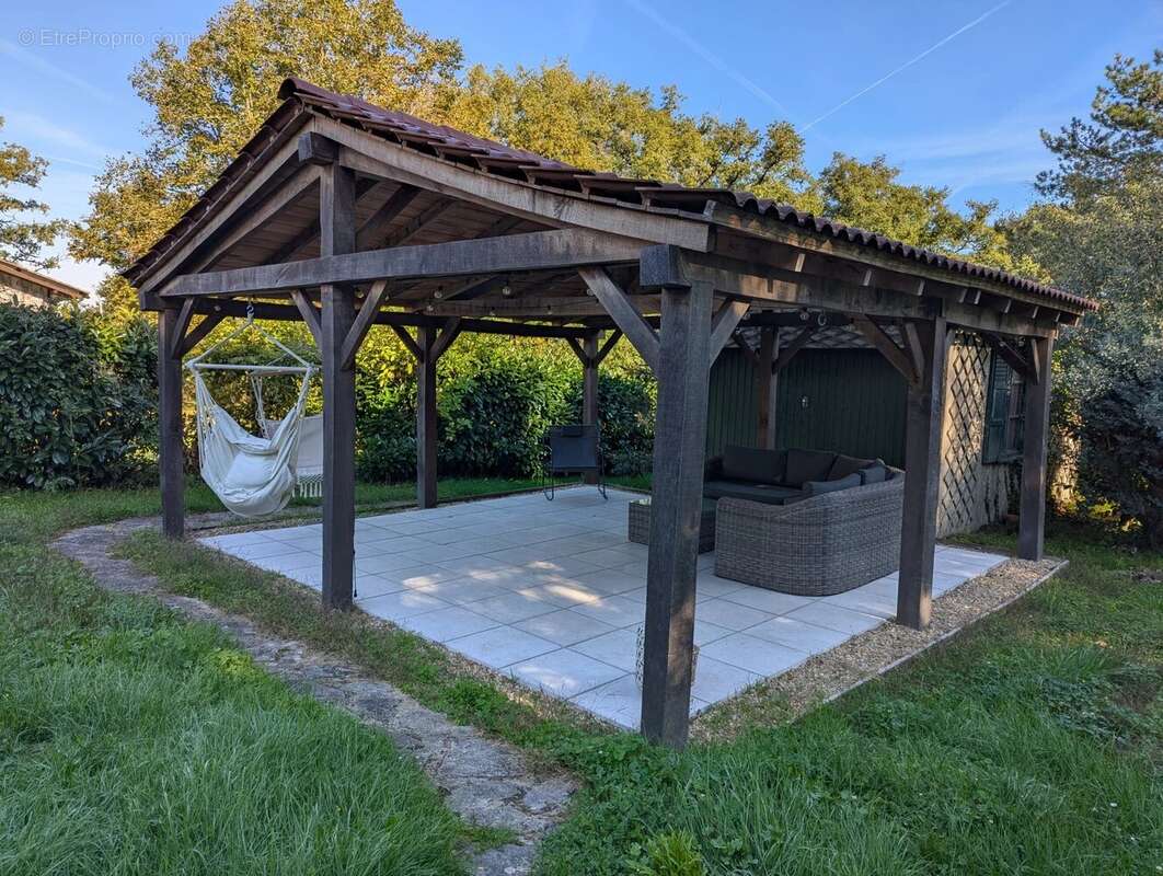 Maison à AZAT-LE-RIS