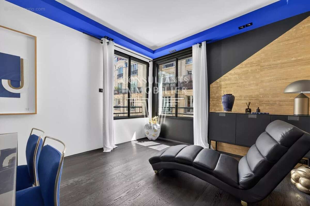 Appartement à PARIS-16E