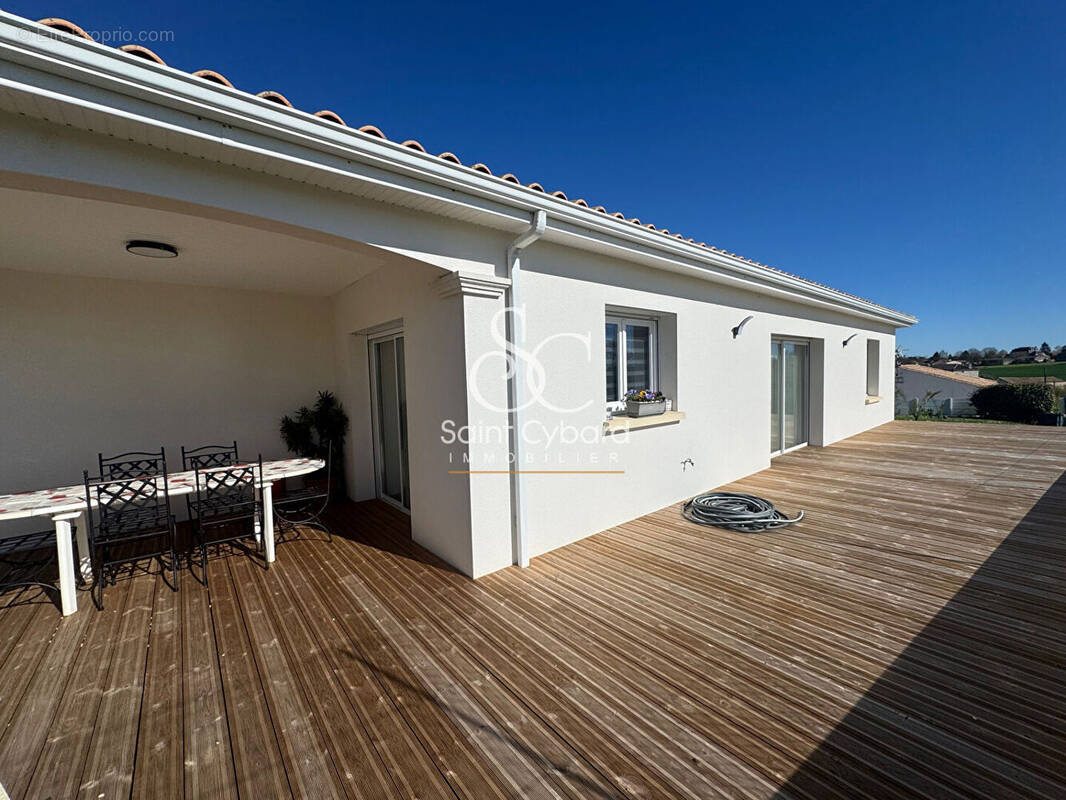 Maison à CHAMPNIERS